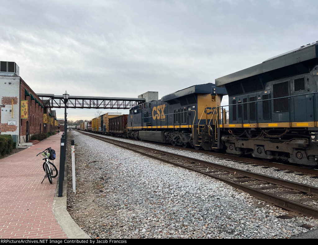 CSX 785